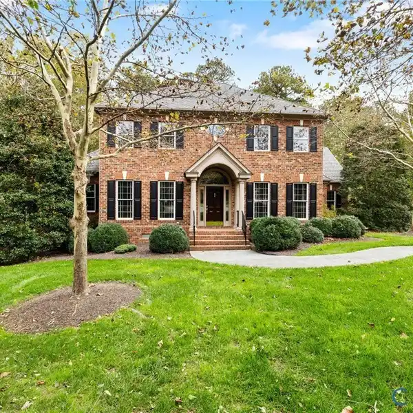 TRANQUIL CUL-DE-SAC LIVING WITH TIMELESS CHARM