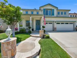 Gorgeous Valencia Home with Entertainer’s Backyard