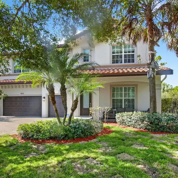 EXQUISITE RESIDENCE IN THE EXCLUSIVE COMMUNITY