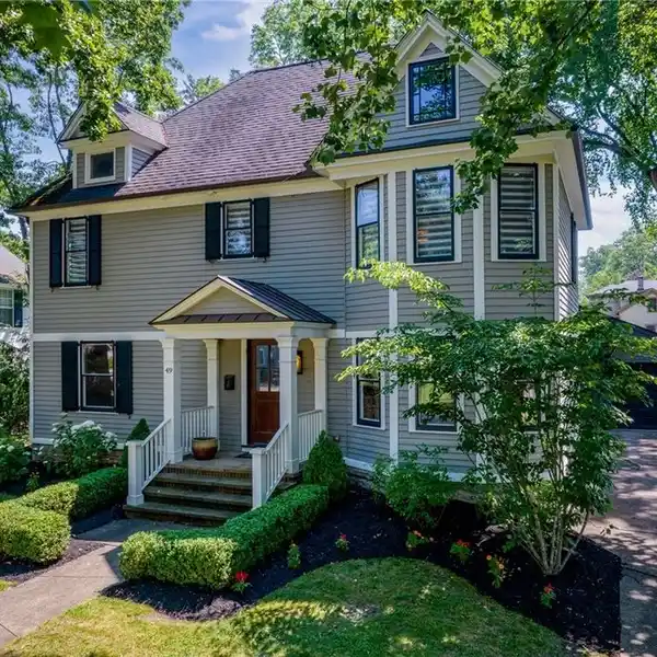 SUNLIT VICTORIAN WITH STUNNING CHEF’S KITCHEN