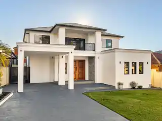 Statement Family Residence with a Versatile Layout