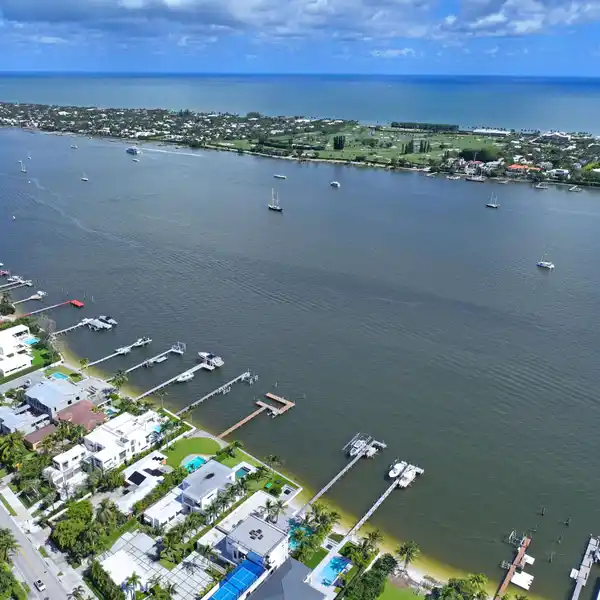 FABULOUS NEW MODERN DIRECT INTRACOASTAL WATERFRONT HOME
