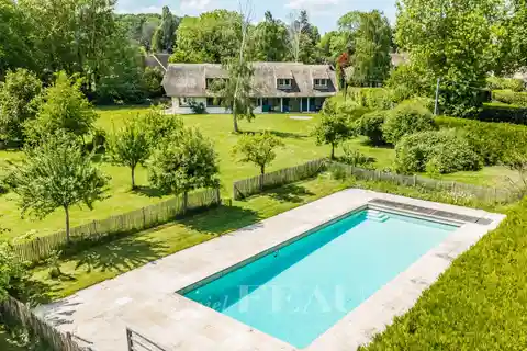 Luxurious Estate with Guest House & Pool