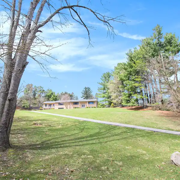 PRIVATE RETREAT IN HURON RIVER HEIGHTS