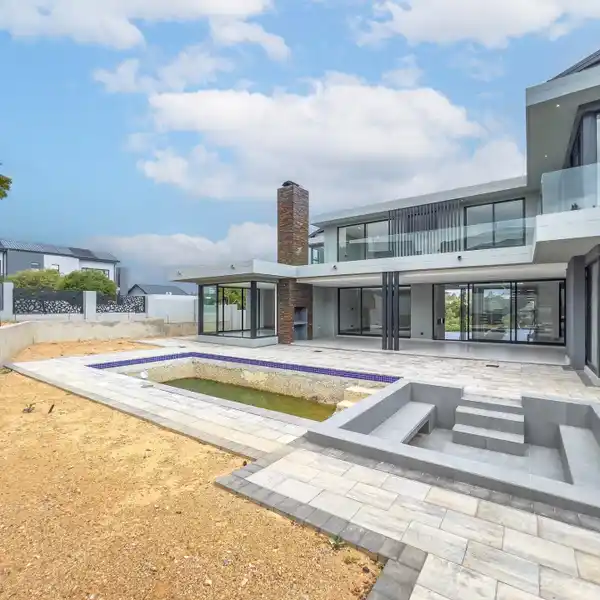 SIGNATURE HOME IN THE SOUGHT AFTER WATERFALL COUNTRY ESTATE