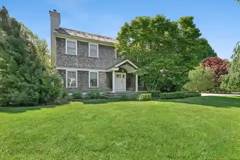 Light-filled Post Modern Home on Park-like Grounds