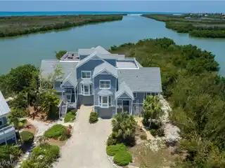 Spacious Bayou Retreat Near Beaches