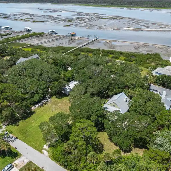 EXCEPTIONAL OPPORTUNITY ON CRESCENT BEACH