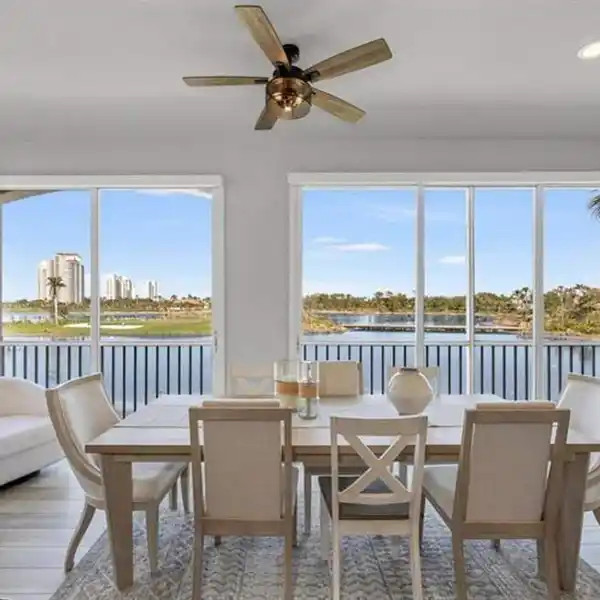 OPEN FLOOR PLAN WITH FLOOR-TO-CEILING GLASS