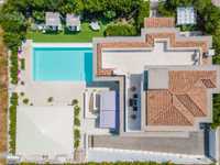 LUJOSA VILLA EN UNA UBICACIÓN CÉNTRICA EN OLBIA