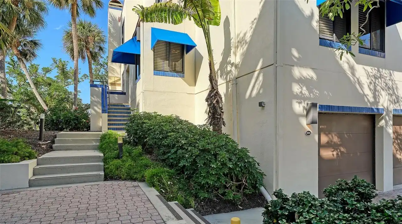 Fairway Bay's Finest Remodeled Corner Unit