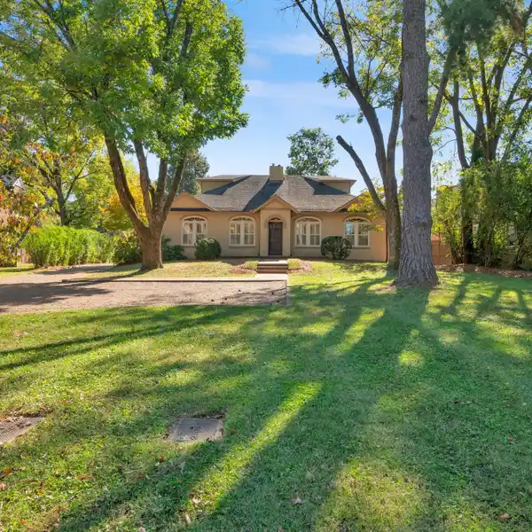 VINTAGE CHARM WITH STYLISH RENOVATION