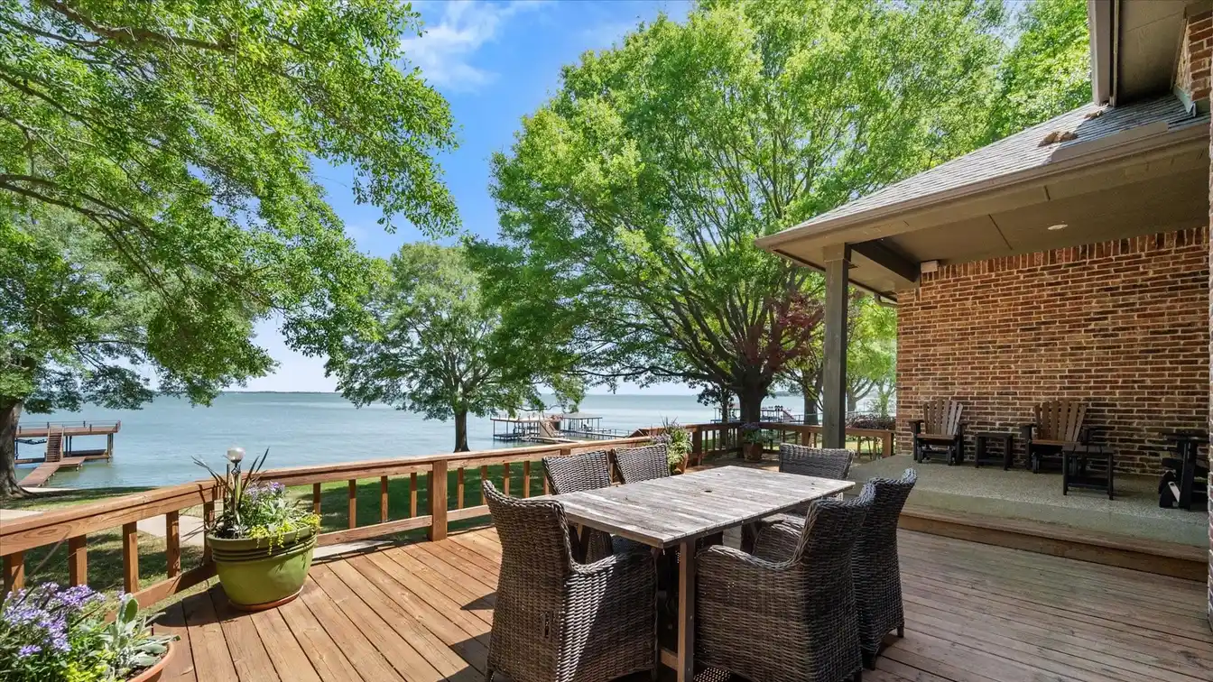 Serene Sanctuary on Richland Chambers Lake