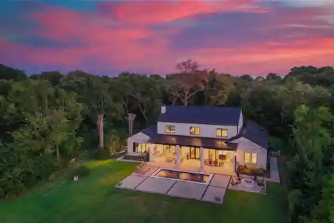 Extraordinary Waterfront Estate in 505 Ranch