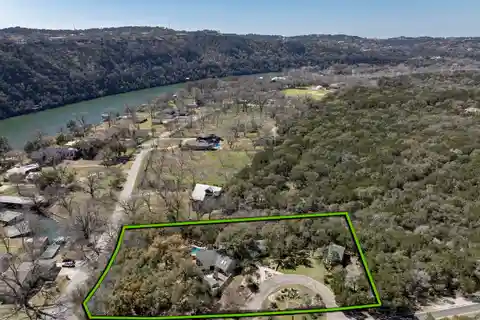 Rustic Residence on an Iconic Austin Street