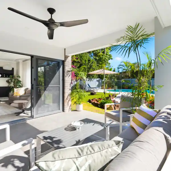 ISLE OF CAPRI LUXURY HOME WITH FRESHWATER POOL