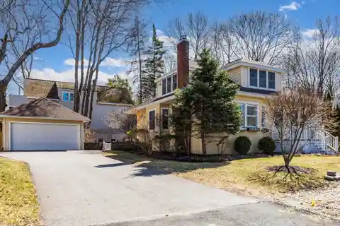 Beautiful Bungalow-style Home in Little Harbor