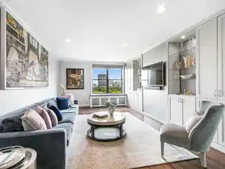 Beautifully Renovated Classic 6