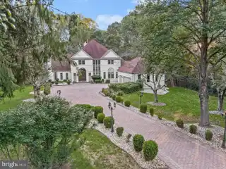 Prestigious Potomac Home with Spa and Sauna