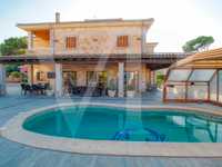ESPECTACULAR VILLA CON PISCINA EN LA URBANIZACIÓN DE SON BAULó