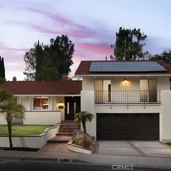 BEAUTIFULLY MAINTAINED HOME IN A PEACEFUL NEIGHBORHOOD