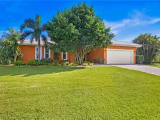 Modern Coastal Living in Venetian Isles