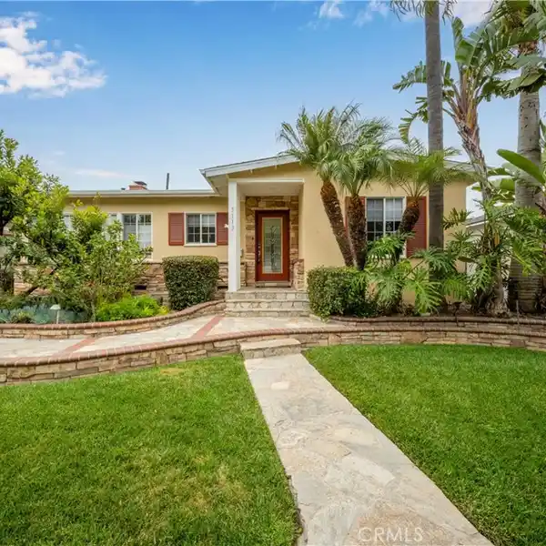 BEAUTIFUL CUSTOM SOUTH OF CONANT HOME