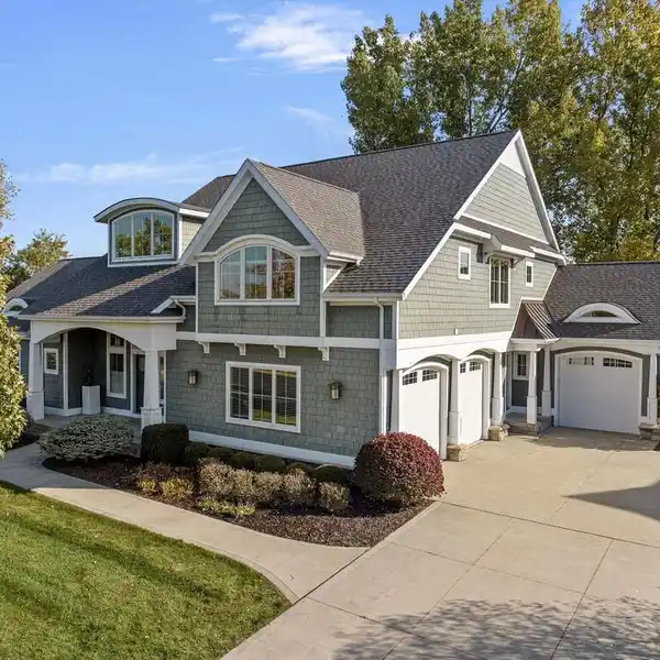 UPSCALE RESORT LIVING AT HARBOR SHORES GOLF COURSE