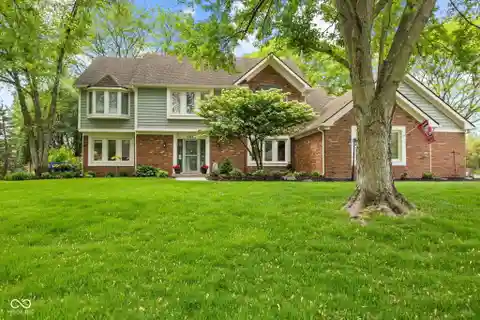 Luxury and Comfort in Sought-After Foster Manor