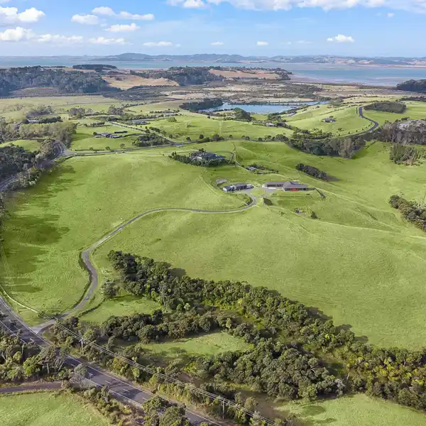 EXQUISITE RESIDENCE ON 19.7 HECTARES