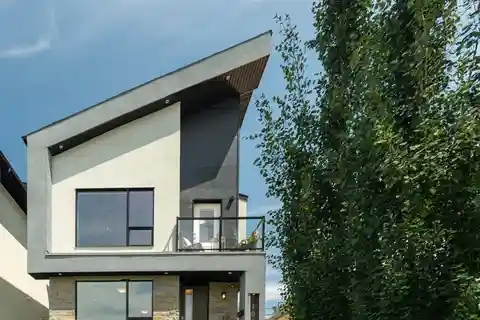 An Elevated Lifestyle in a Desirable Community