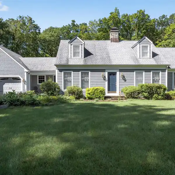 SPACIOUS AND ELEGANT CAPE COD-STYLE HOME