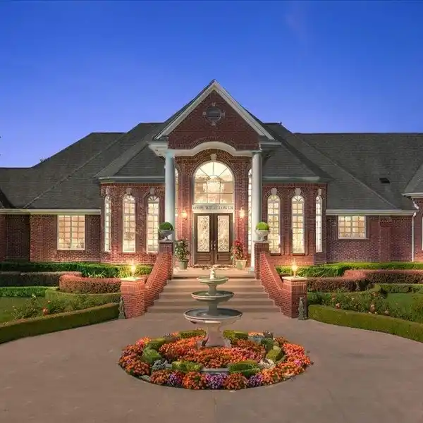IMMACULATE CUSTOM RANCH HOME