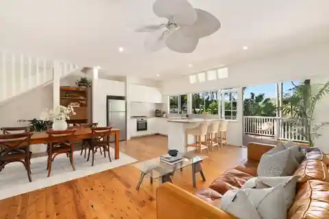 Private Home with Style and Versatility