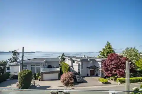 Oceanview Entertainer’s Dream in Gated Privacy