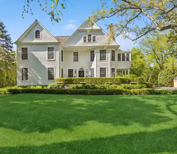 CLASSIC CHARM WITH LUXE TOUCHES THROUGHOUT