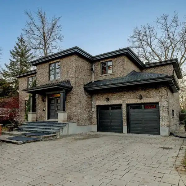 SIX BEDROOM CUSTOM-BUILT BRICK BEAUTY