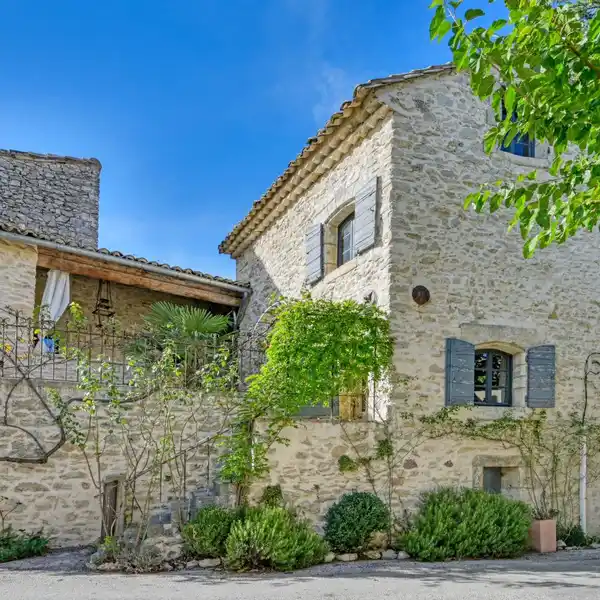 MAGNIFICENT RENOVATED VILLAGE HOUSE