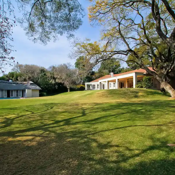 THREE BEDROOM HOUSE FOR SALE IN SANDHURST