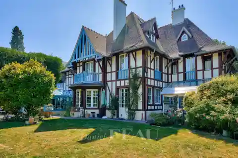 Late 19th Century Property in a Leafy Environment