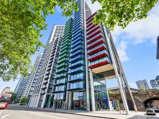 Contemporary Apartment with Direct River Views