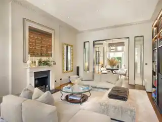 Spacious Maisonette with an Exceptional Layout
