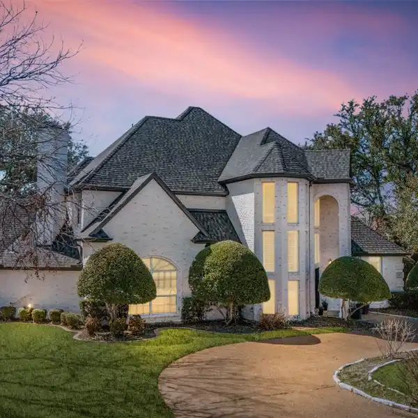 GORGEOUS UPDATED HOME IN PRESTWICK PARK