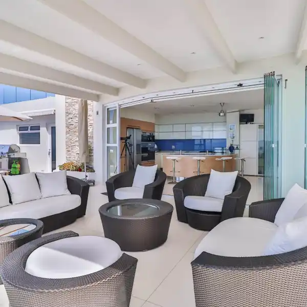 LUXURY LIVING IN THE PERFECT LOCALE