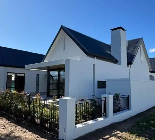 NEWLY BUILT HOME IN PEARL VALLEY GOLF & COUNTRY ESTATE