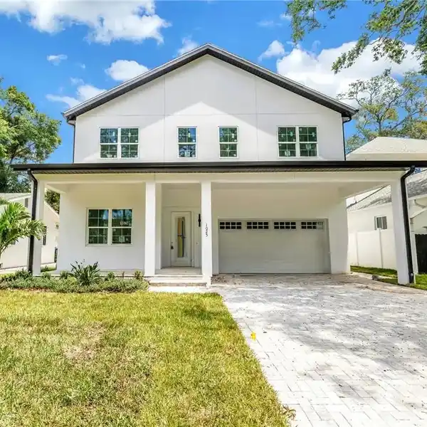 STUNNING NEW CONSTRUCTION HOME