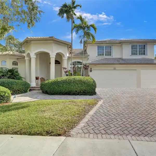 RARE OPPORTUNITY IN PEMBROKE ISLES