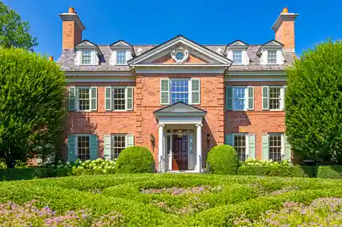 A Georgian Colonial of Distinction