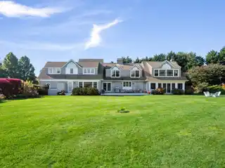 Six Bedroom Hamptons Summer Rental