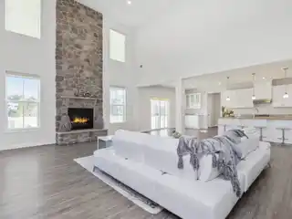 Stunning Home in Sought-after Community of Parkside